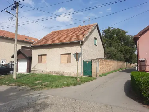 Kuća na prodaju u Bačkom Jarku, 180 m²
