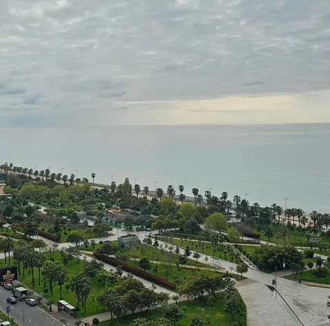 Продается квартира, 76 м², 3 комнаты, первая линия моря