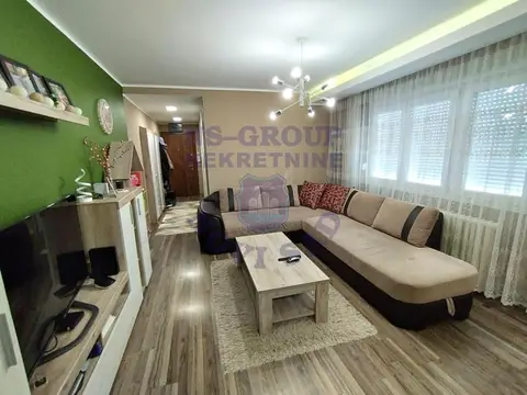 Renoviran trosoban stan na Limanu 1